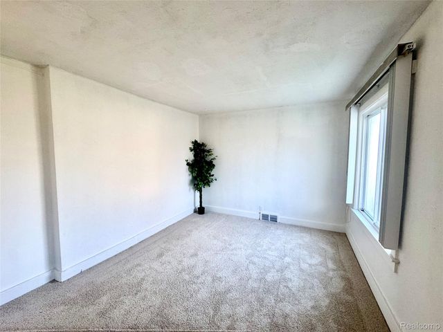 19307 Fleming Street, Detroit, MI 48234