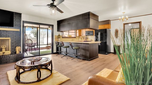 2014 12th Avenue NW, Ardmore, OK 73401