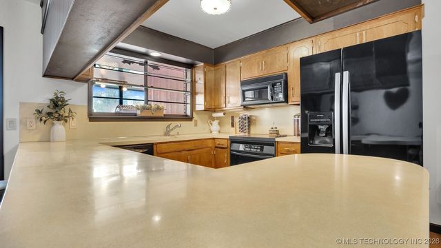 2014 12th Avenue NW, Ardmore, OK 73401