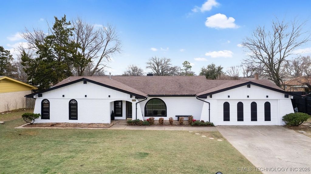 2014 12th Avenue NW, Ardmore, OK 73401