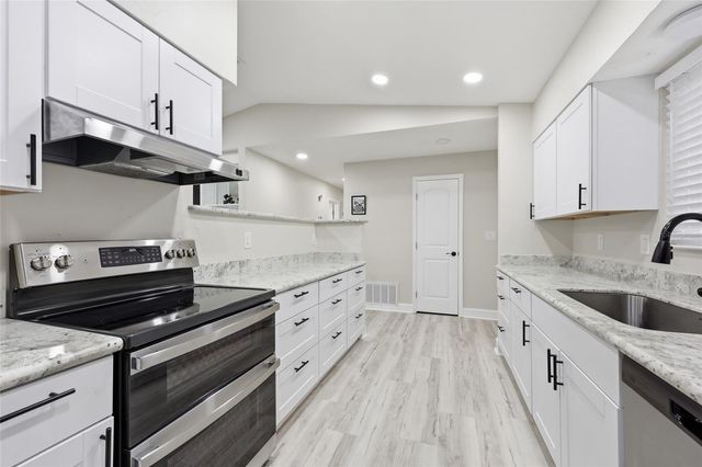 1656 NW 31ST PLACE, Gainesville, FL 32605