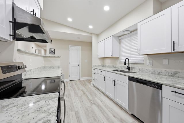 1656 NW 31ST PLACE, Gainesville, FL 32605