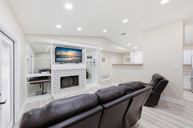 1656 NW 31ST PLACE, Gainesville, FL 32605