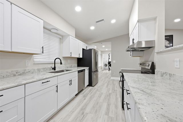 1656 NW 31ST PLACE, Gainesville, FL 32605