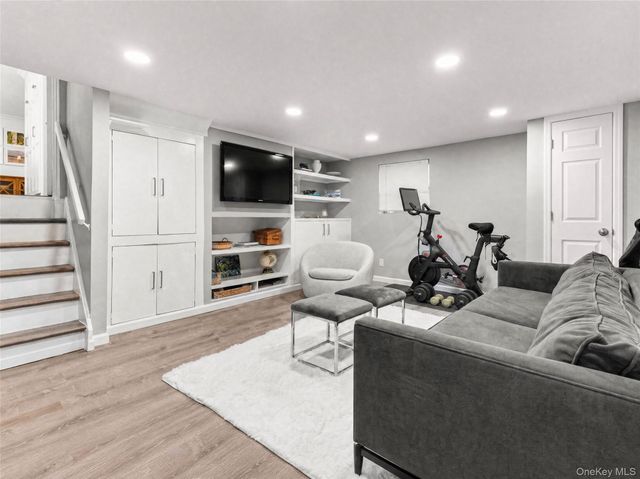 4 Southway, Hartsdale, NY 10530