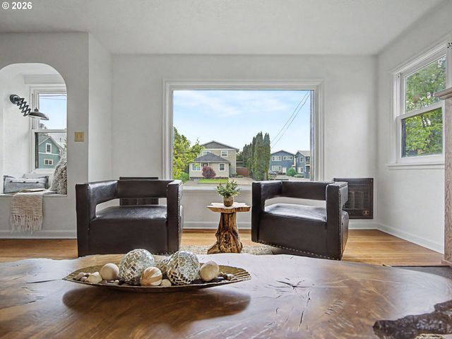 135 S SHERIDAN St, Mt Angel, OR 97362