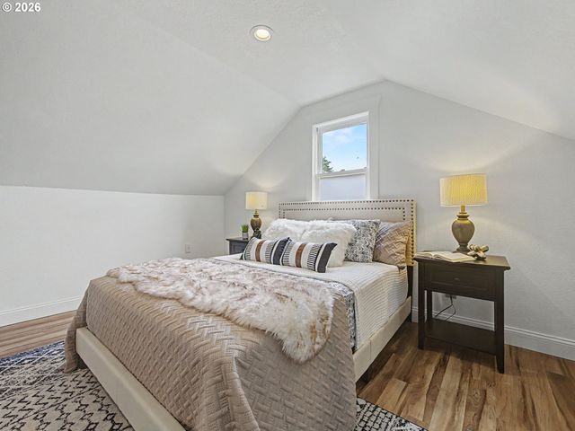 135 S SHERIDAN St, Mt Angel, OR 97362