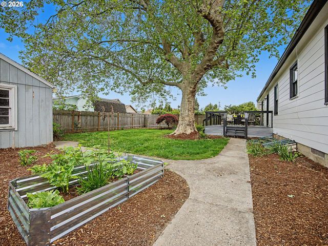 135 S SHERIDAN St, Mt Angel, OR 97362