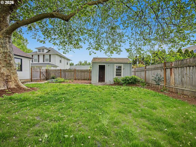 135 S SHERIDAN St, Mt Angel, OR 97362