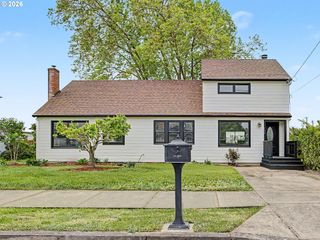 135 S SHERIDAN St, Mt Angel, OR 97362
