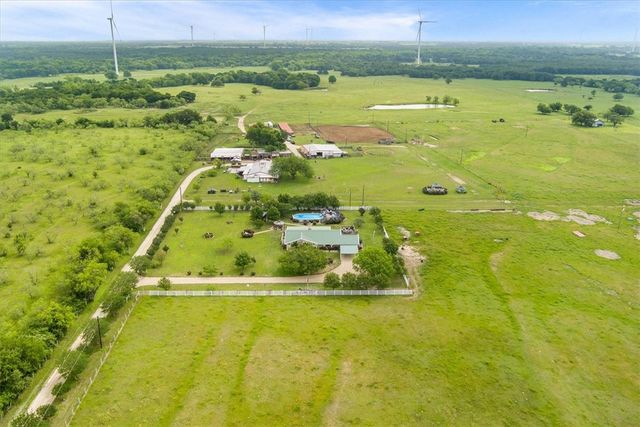 541 Lcr 131, Mount Calm, TX 76673