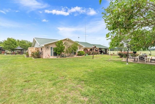 541 Lcr 131, Mount Calm, TX 76673