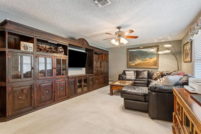 541 Lcr 131, Mount Calm, TX 76673