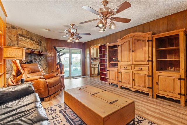 541 Lcr 131, Mount Calm, TX 76673