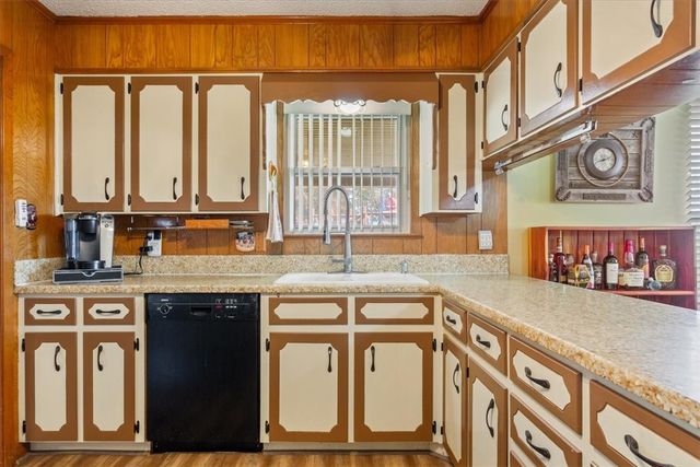 541 Lcr 131, Mount Calm, TX 76673