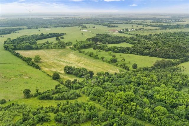541 Lcr 131, Mount Calm, TX 76673