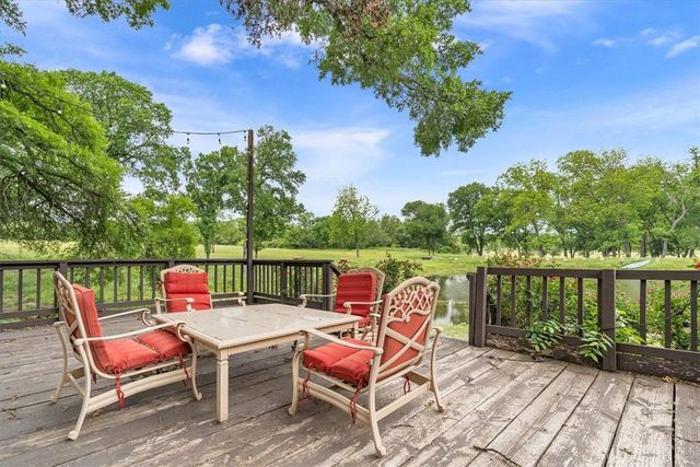 541 Lcr 131, Mount Calm, TX 76673