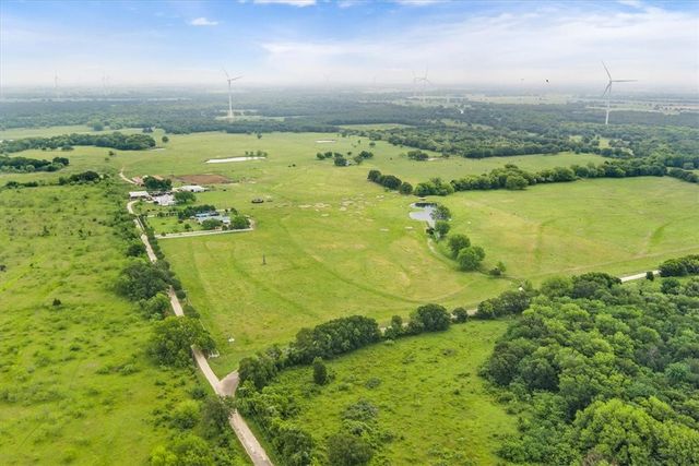 541 Lcr 131, Mount Calm, TX 76673