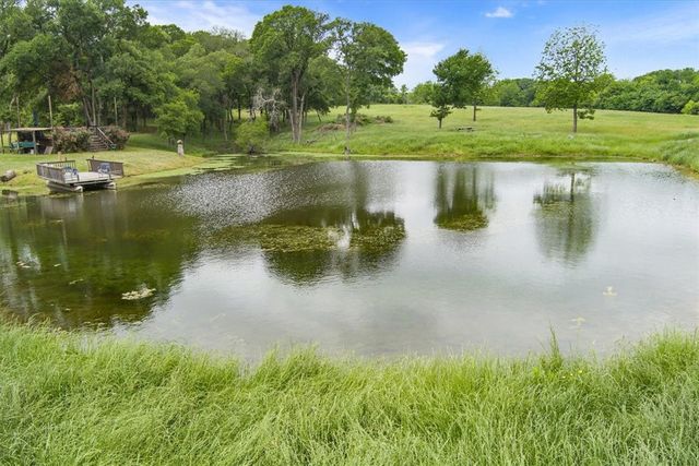 541 Lcr 131, Mount Calm, TX 76673