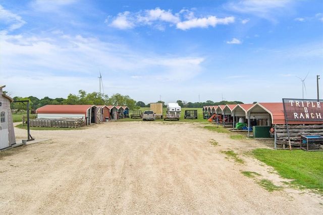 541 Lcr 131, Mount Calm, TX 76673