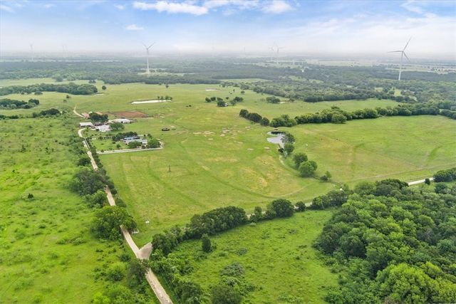 541 Lcr 131, Mount Calm, TX 76673