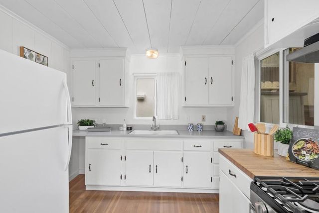 129 Alvarado Street, Brisbane, CA 94005