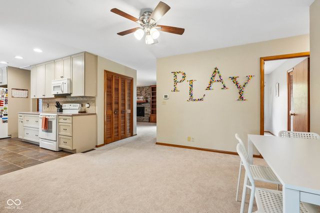1206 N Woodward Street, Lapel, IN 46051