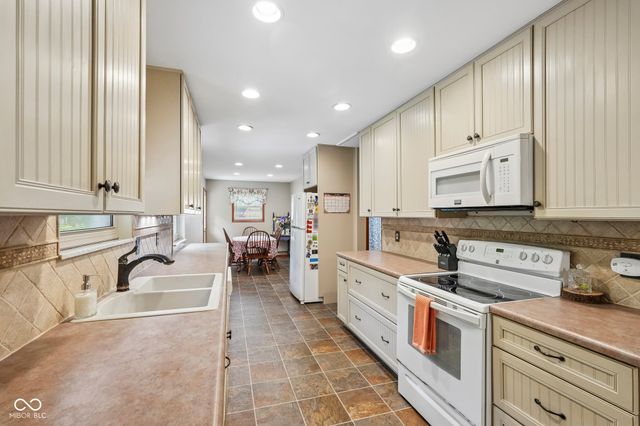 1206 N Woodward Street, Lapel, IN 46051