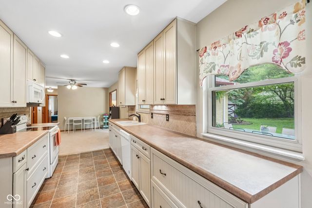 1206 N Woodward Street, Lapel, IN 46051