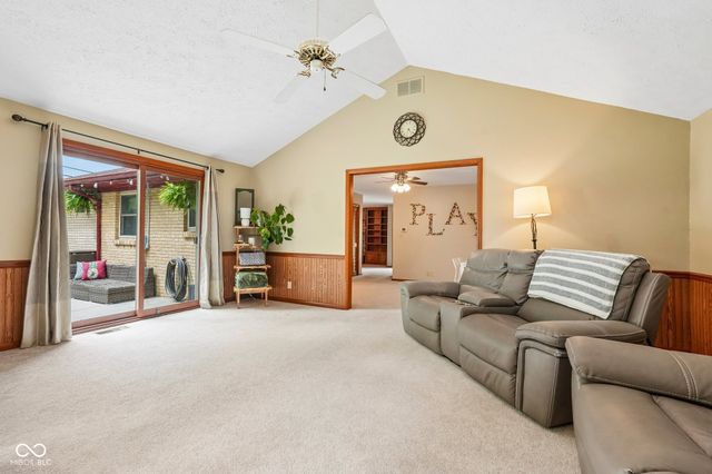 1206 N Woodward Street, Lapel, IN 46051