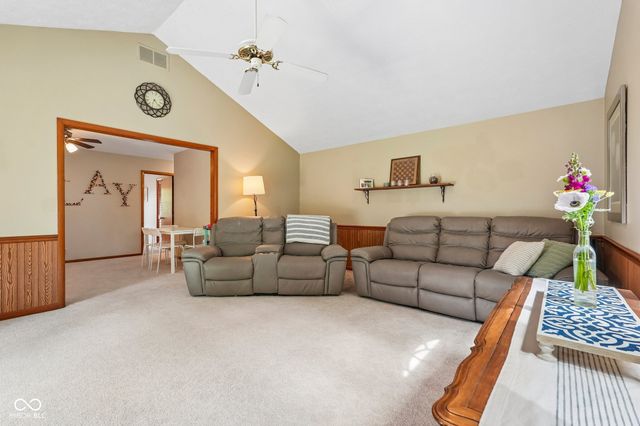 1206 N Woodward Street, Lapel, IN 46051