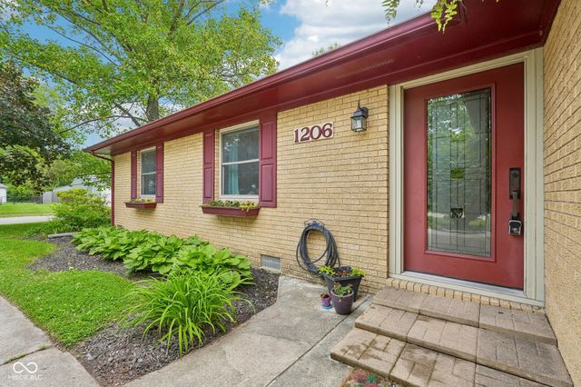 1206 N Woodward Street, Lapel, IN 46051