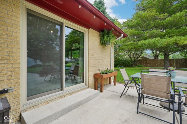 1206 N Woodward Street, Lapel, IN 46051