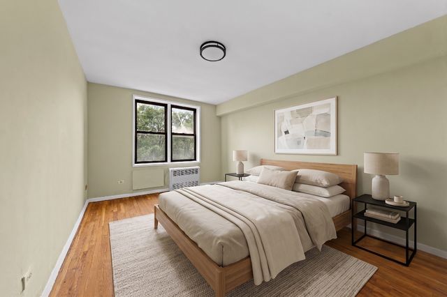 5021 39th Pl Apt 3B, New York City, NY 11104