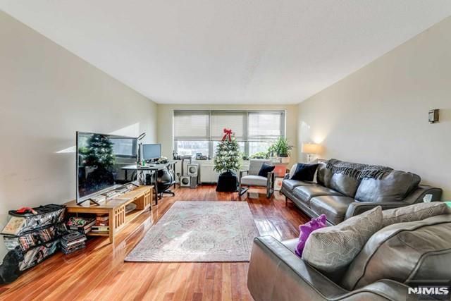 2100 Linwood Avenue 2N, Fort Lee, NJ 07024