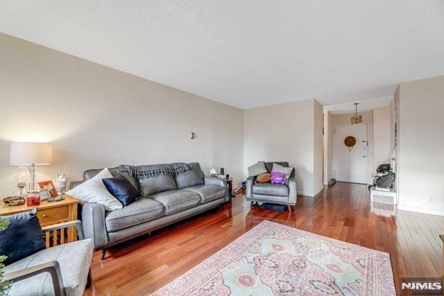 2100 Linwood Avenue 2N, Fort Lee, NJ 07024