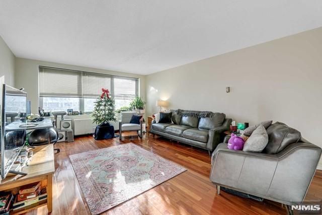 2100 Linwood Avenue 2N, Fort Lee, NJ 07024