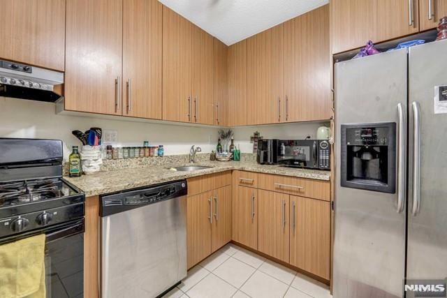 2100 Linwood Avenue 2N, Fort Lee, NJ 07024