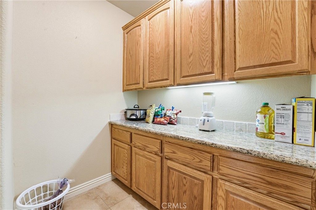 Image 10 of property listing at 5773 Merito Street, Hesperia, CA 92344