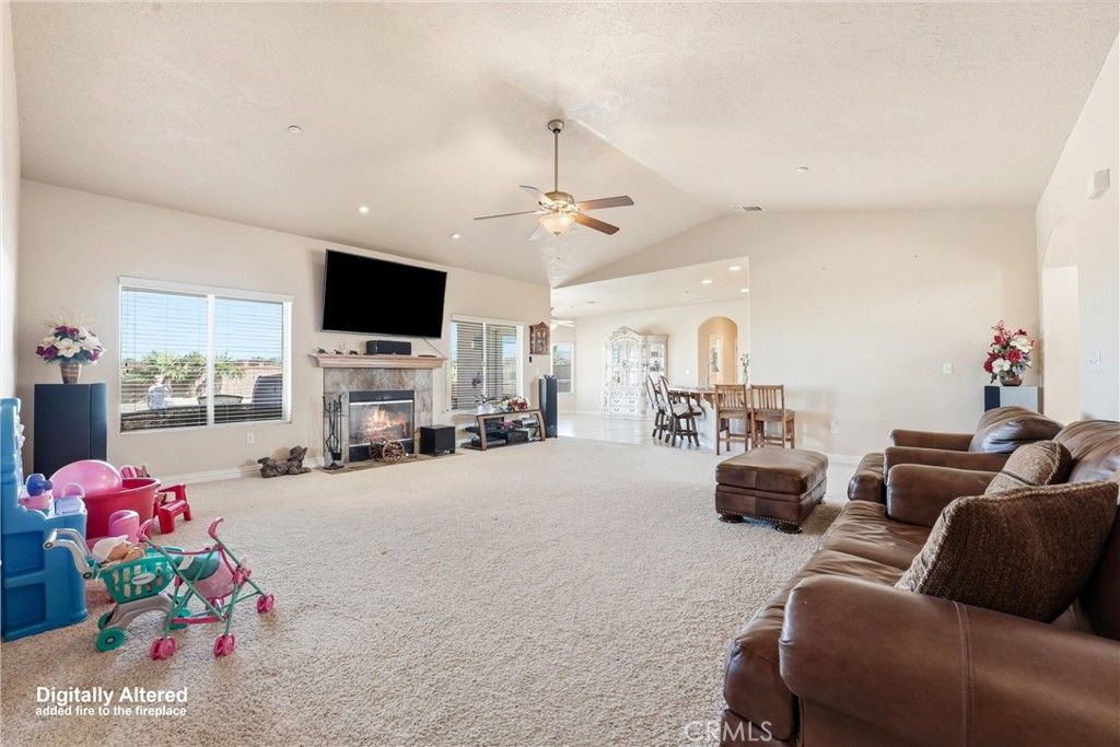 Image 12 of property listing at 5773 Merito Street, Hesperia, CA 92344