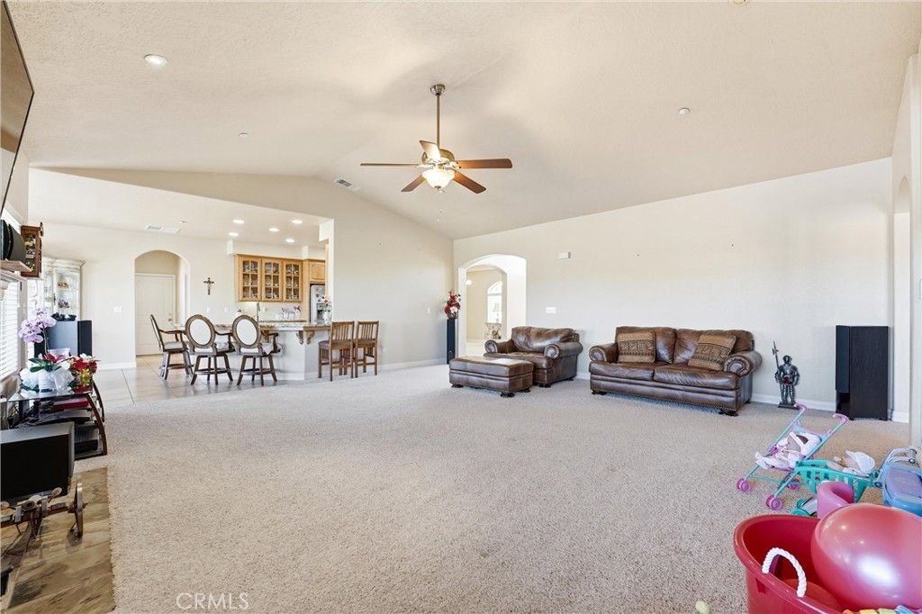 Image 13 of property listing at 5773 Merito Street, Hesperia, CA 92344