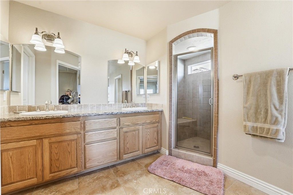 Image 16 of property listing at 5773 Merito Street, Hesperia, CA 92344