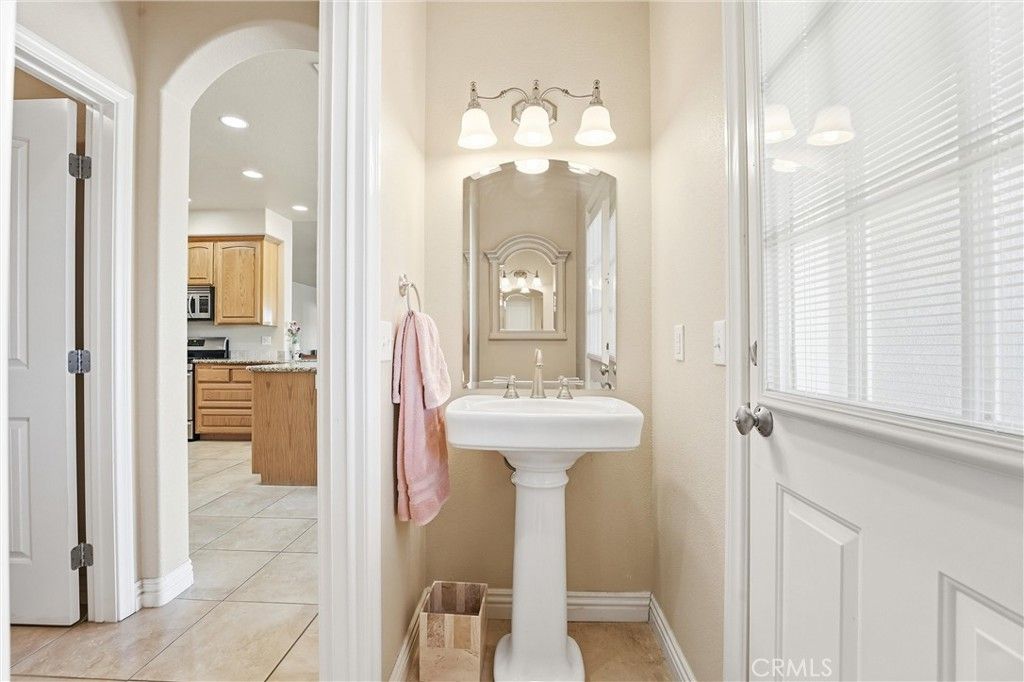 Image 22 of property listing at 5773 Merito Street, Hesperia, CA 92344