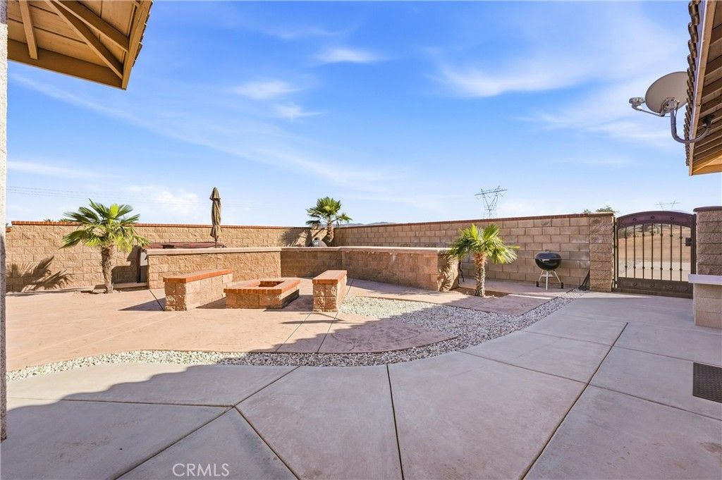 Image 28 of property listing at 5773 Merito Street, Hesperia, CA 92344
