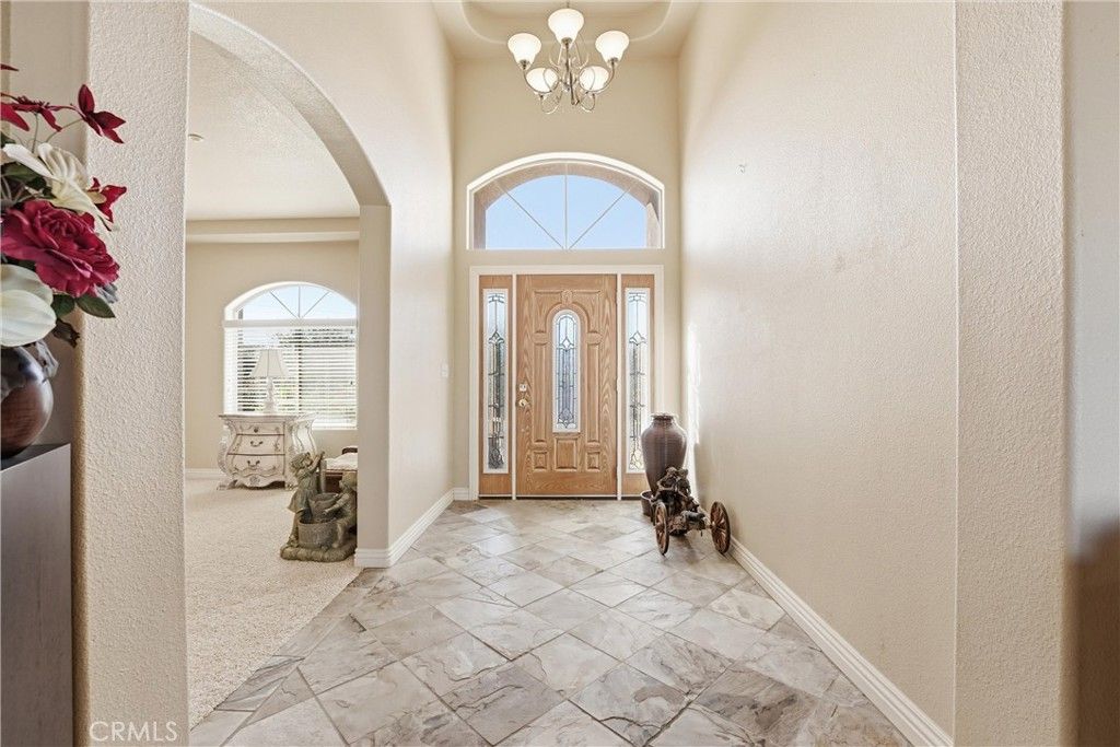 Image 4 of property listing at 5773 Merito Street, Hesperia, CA 92344