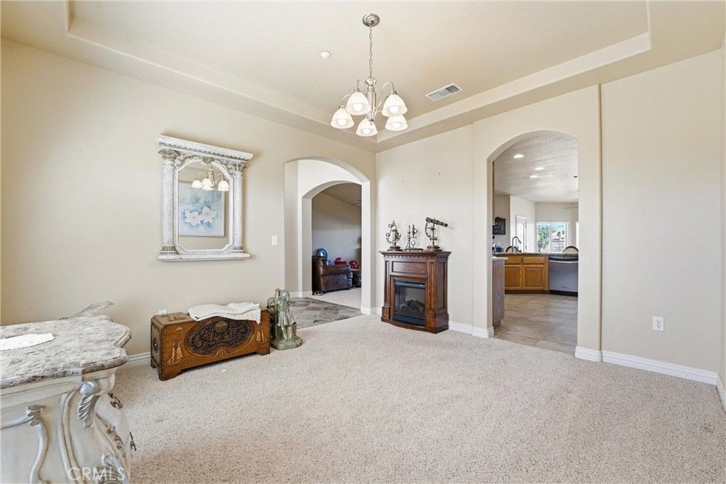 Image 6 of property listing at 5773 Merito Street, Hesperia, CA 92344