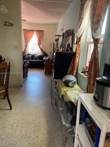 1085 NW 26th St, Miami, FL 33127