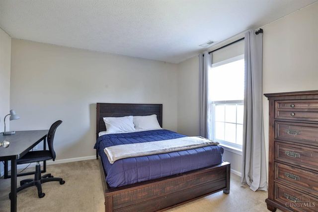 1790 Amberwood Way, Hamilton Twp, OH 45039