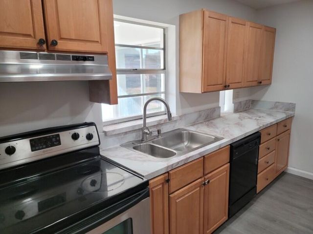 408 E Coconut Avenue, Port St. Lucie, Port St Lucie, FL 34952