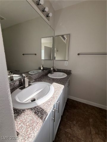 3513 Old Course Street, Las Vegas, NV 89122